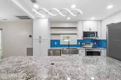Kitchen - 700 E Stratford Rd, Lecanto, FL 34461 photo 1 of 7