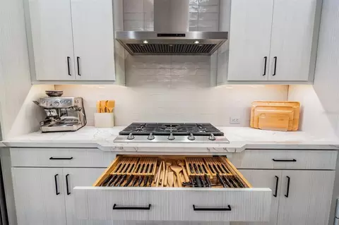 Kitchen - 16007 39th Gln E, Parrish, FL 34219 photo 7 of 10