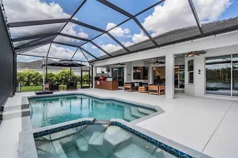 Exterior - 16007 39th Gln E, Parrish, FL 34219 photo 4 of 8