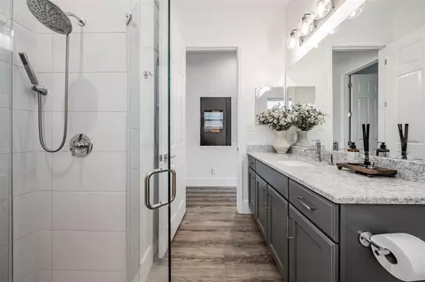 Bath - 16007 39th Gln E, Parrish, FL 34219 photo 4 of 5