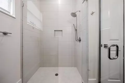 Bath - 16007 39th Gln E, Parrish, FL 34219 photo 5 of 5