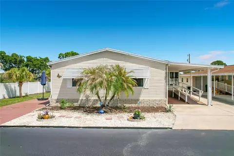 452 Par Dr, Frostproof, FL 33843