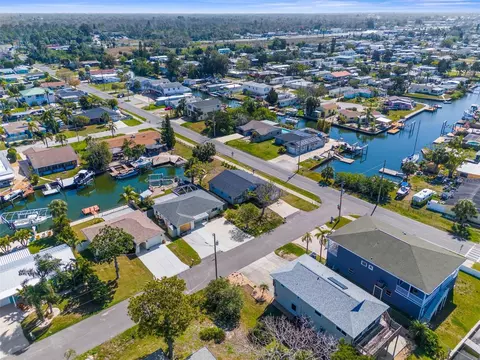13726 Michelle Ave, Hudson, FL 34667