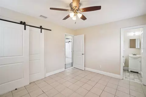 Bedroom - 541 Firefly Ln, Apollo Beach, FL 33572 photo 4 of 6