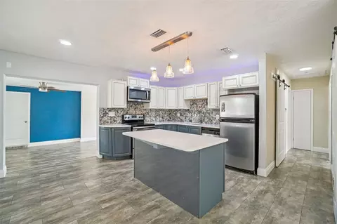 Kitchen - 541 Firefly Ln, Apollo Beach, FL 33572 photo 4 of 5