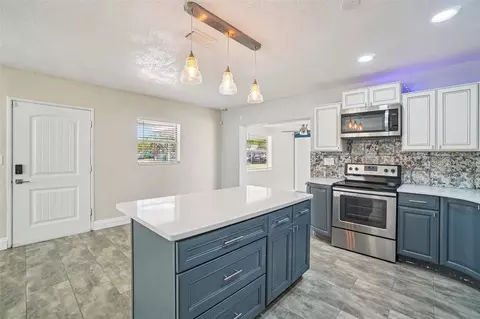 Kitchen - 541 Firefly Ln, Apollo Beach, FL 33572 photo 5 of 5