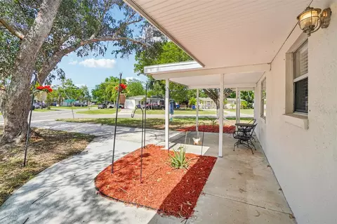 Exterior - 541 Firefly Ln, Apollo Beach, FL 33572 photo 8 of 8