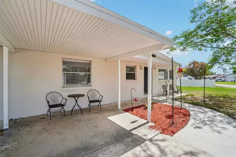 Exterior - 541 Firefly Ln, Apollo Beach, FL 33572 photo 7 of 8