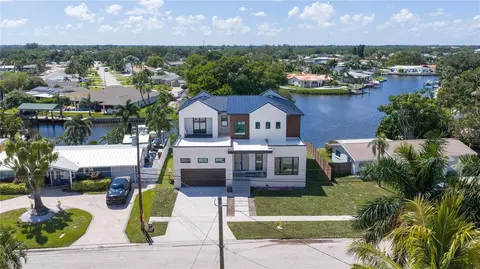 4692 Dover St NE, Saint Petersburg, FL 33703
