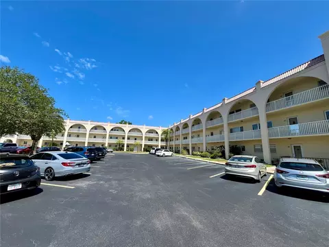 2258 World Parkway Blvd W #56, Clearwater, FL 33763