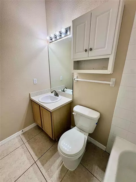 Bath - 6002 Osprey Lake Cir, Riverview, FL 33578 photo 3 of 3