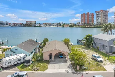 623 180th Ave E, Redington Shores, FL 33708