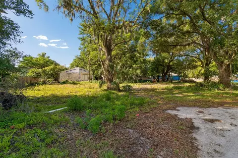 1401 Drane St SE, Plant City, FL 33563