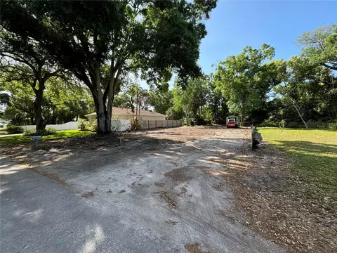 1207 Pine Ave NW, Largo, FL 33770