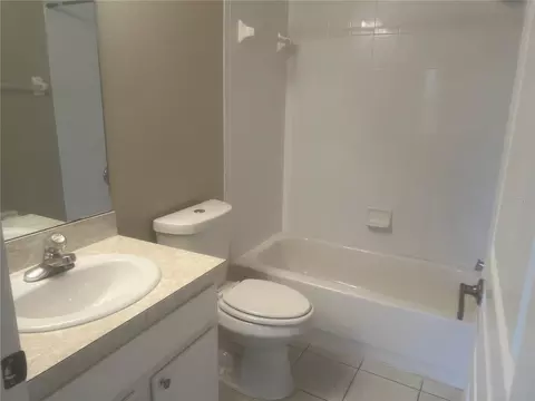 Bath - 18914 Maisons Dr, Lutz, FL 33558 photo 5 of 7