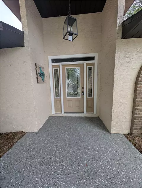 Exterior - 2106 Whitlock Pl, Dover, FL 33527 photo 8 of 25