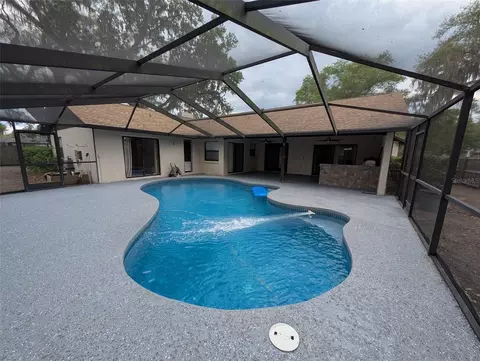 Exterior - 2106 Whitlock Pl, Dover, FL 33527 photo 11 of 25