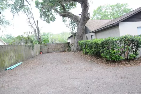Exterior - 2106 Whitlock Pl, Dover, FL 33527 photo 23 of 25