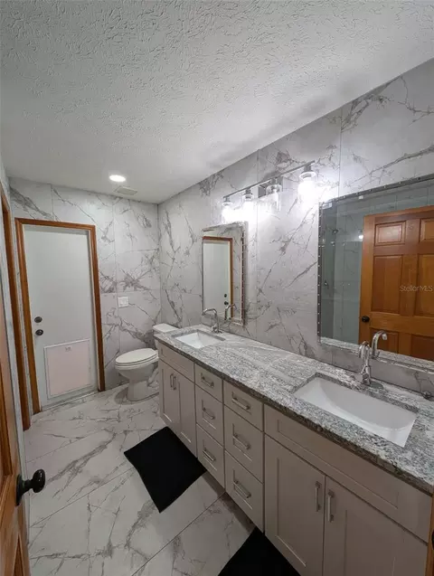 Bath - 2106 Whitlock Pl, Dover, FL 33527 photo 15 of 15