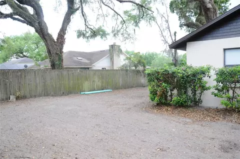 Exterior - 2106 Whitlock Pl, Dover, FL 33527 photo 22 of 25
