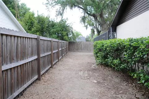 Exterior - 2106 Whitlock Pl, Dover, FL 33527 photo 25 of 25