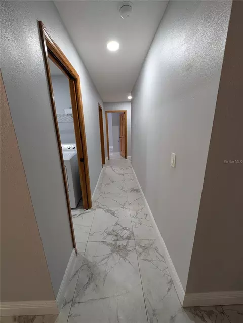 Entry Way - 2106 Whitlock Pl, Dover, FL 33527 photo 4 of 4