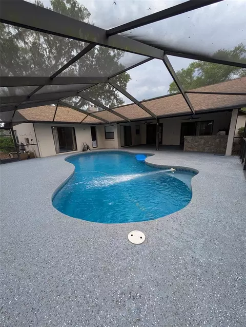 Exterior - 2106 Whitlock Pl, Dover, FL 33527 photo 10 of 25