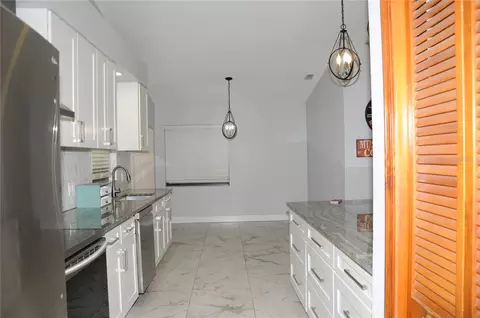 Kitchen - 2106 Whitlock Pl, Dover, FL 33527 photo 1 of 11