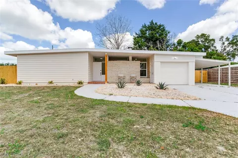 2753 Valencia Dr, Sarasota, FL 34239