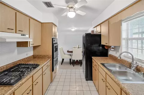 Kitchen - 432 NW 2nd Ave, Williston, FL 32696 photo 2 of 4