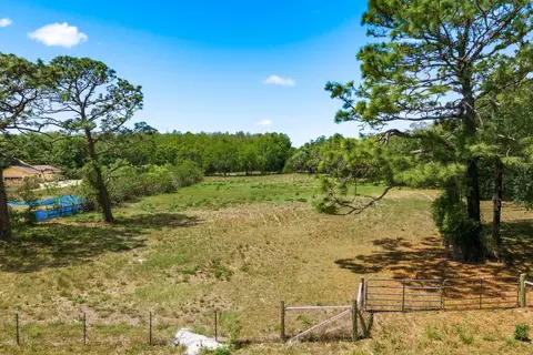 10675 Hilltop Dr, New Port Richey, FL 34654