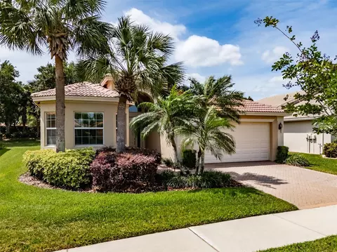 16020 Golden Lakes Dr, Wimauma, FL 33598