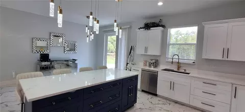 Kitchen - 7242 Elaine Dr, Webster, FL 33597 photo 4 of 6