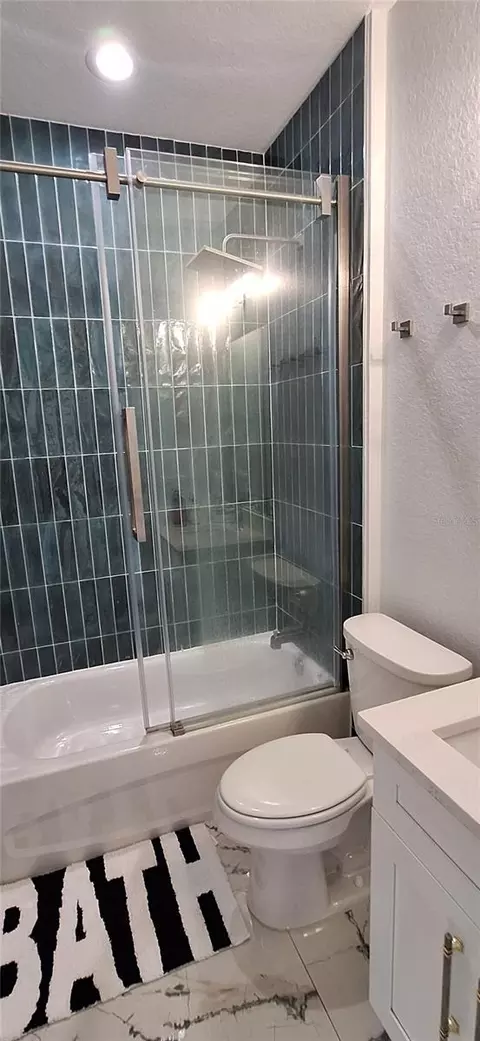 Bath - 7242 Elaine Dr, Webster, FL 33597 photo 2 of 5