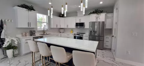 Kitchen - 7242 Elaine Dr, Webster, FL 33597 photo 3 of 6