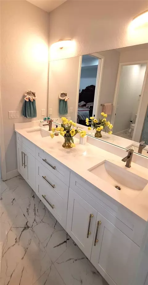 Bath - 7242 Elaine Dr, Webster, FL 33597 photo 5 of 5