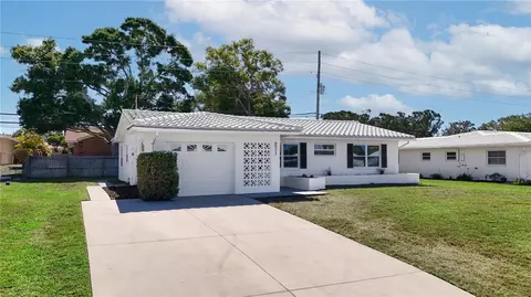 8977 140th Way, Seminole, FL 33776