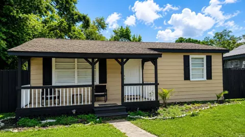 2109 E Navajo Ave, Tampa, FL 33612