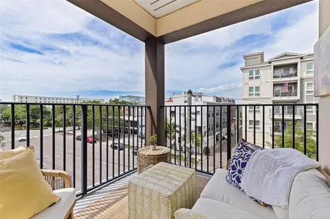 200 4th Ave S #321, Saint Petersburg, FL 33701