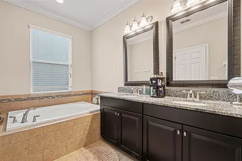 Bath - 11428 Carlton Fields Dr, Riverview, FL 33579 photo 2 of 5