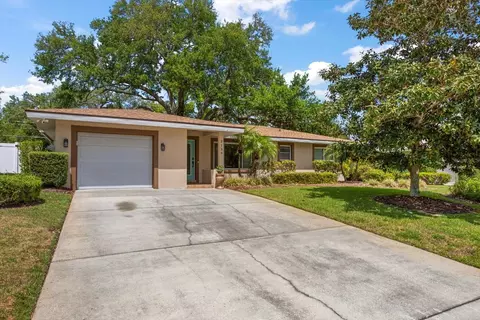 2139 Lanai Ave, Belleair Bluffs, FL 33770