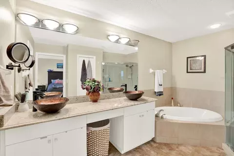 Bath - 2021 Meadow Rue Ct, Trinity, FL 34655 photo 1 of 3