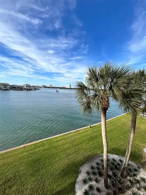 868 Bayway Blvd #304, Clearwater Beach, FL 33767