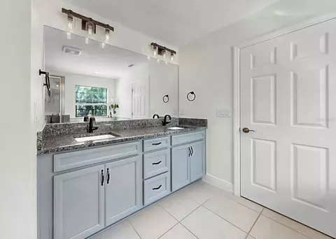 Bath - 13036 Pennybrook Dr, Riverview, FL 33579 photo 7 of 9