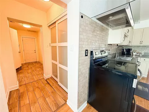Entry Way - 8818 Mathog Rd, Riverview, FL 33578 photo 2 of 2
