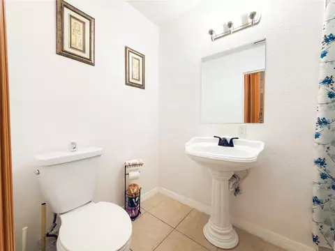 Bath - 8818 Mathog Rd, Riverview, FL 33578 photo 4 of 7