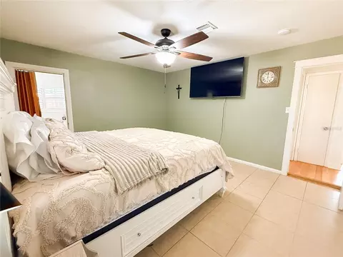 Bedroom - 8818 Mathog Rd, Riverview, FL 33578 photo 2 of 7