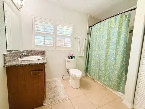 Bath - 8818 Mathog Rd, Riverview, FL 33578 photo 1 of 7