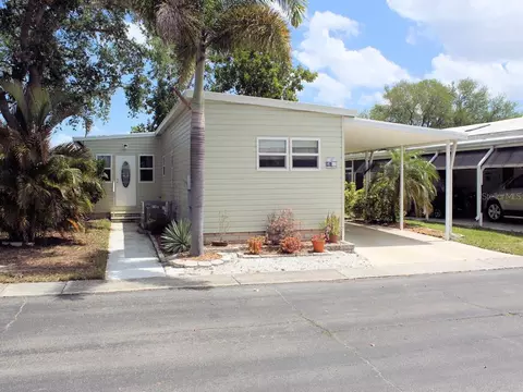 47 Thatch Palm St W, Largo, FL 33770