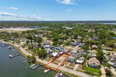 4005 Sunrise Dr S, Saint Petersburg, FL 33705